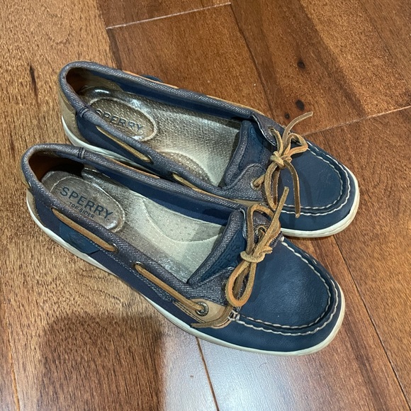 Sperry boat shoes size 6. - Picture 2 of 4